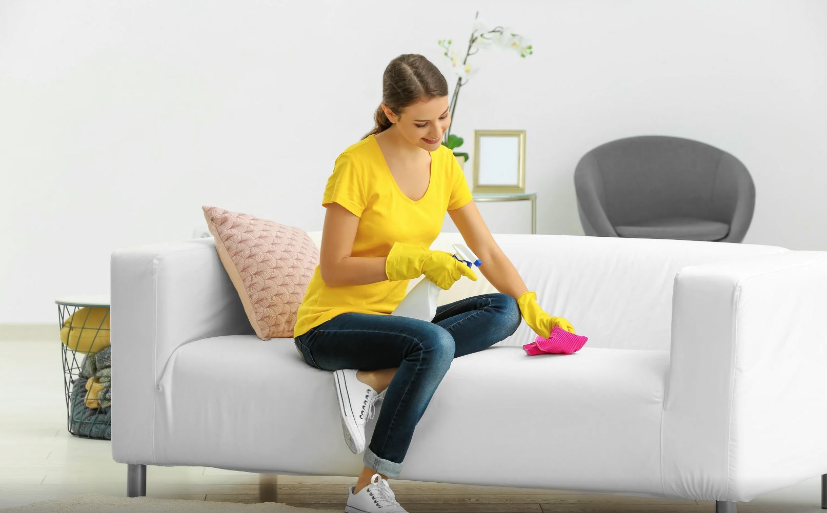 чистка мягкой мебели на дому